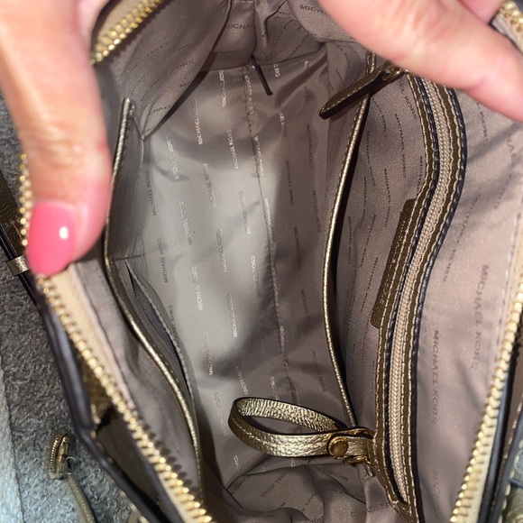 Michael Kors Crossbody - Picture 2 of 3